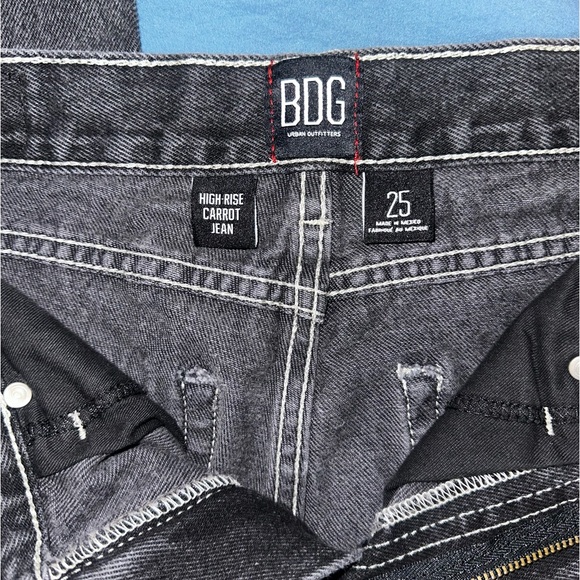 BDG High-Rise Carrot Jean - Picture 3 of 4